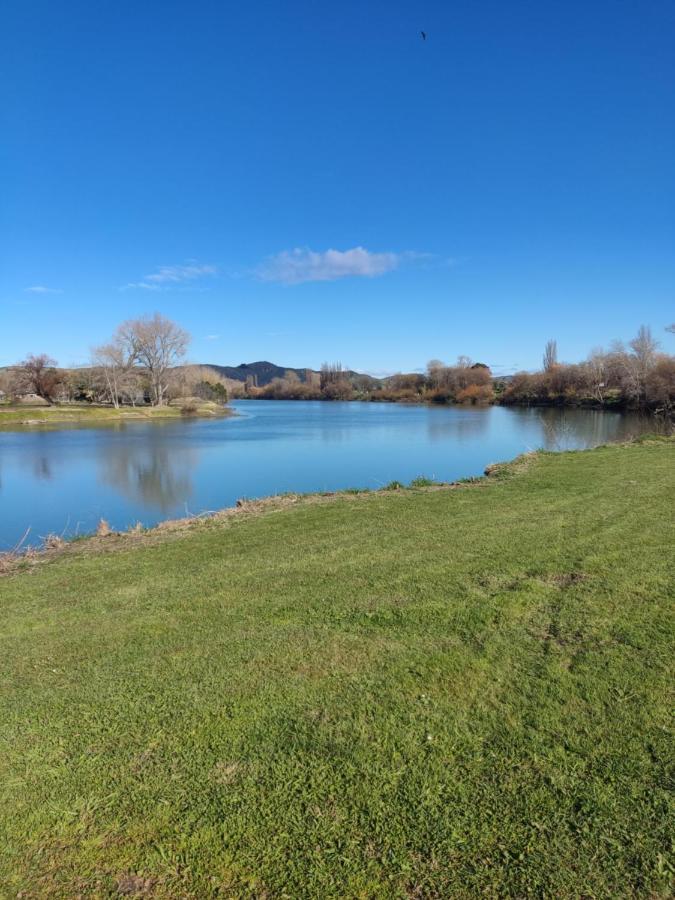 Studios On Carroll - Ex Ferry Hotel Wairoa ภายนอก รูปภาพ